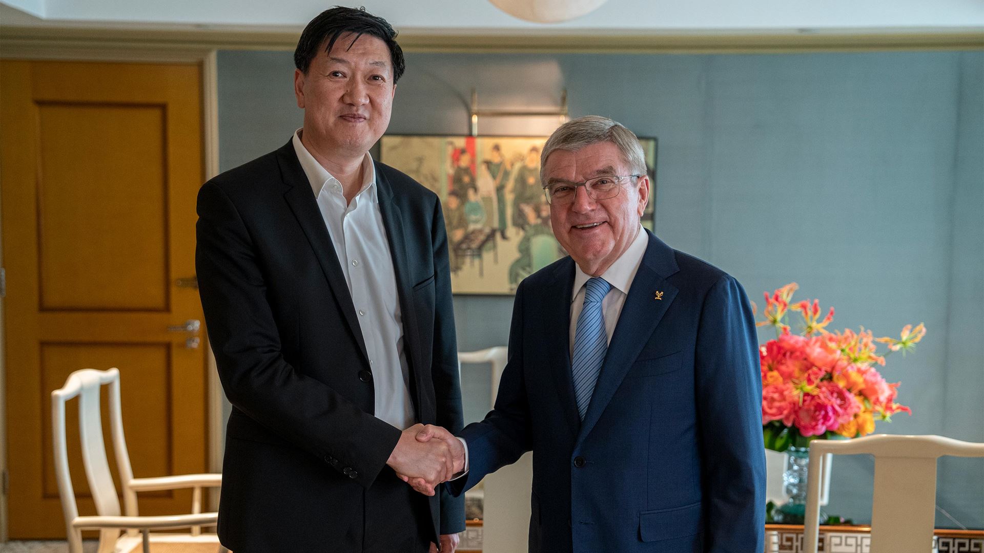 IOC President welcomed to China by COC President