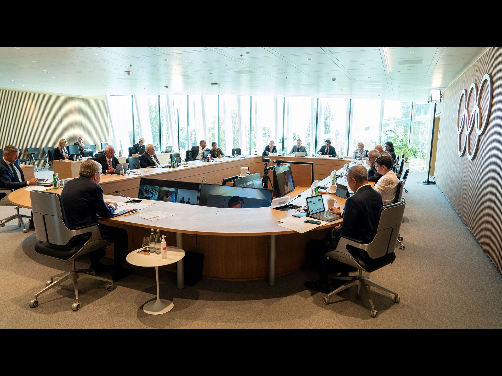 IOC suspends NOC of Guatemala with effect as from 15 October; issues a final warning to NOC of India