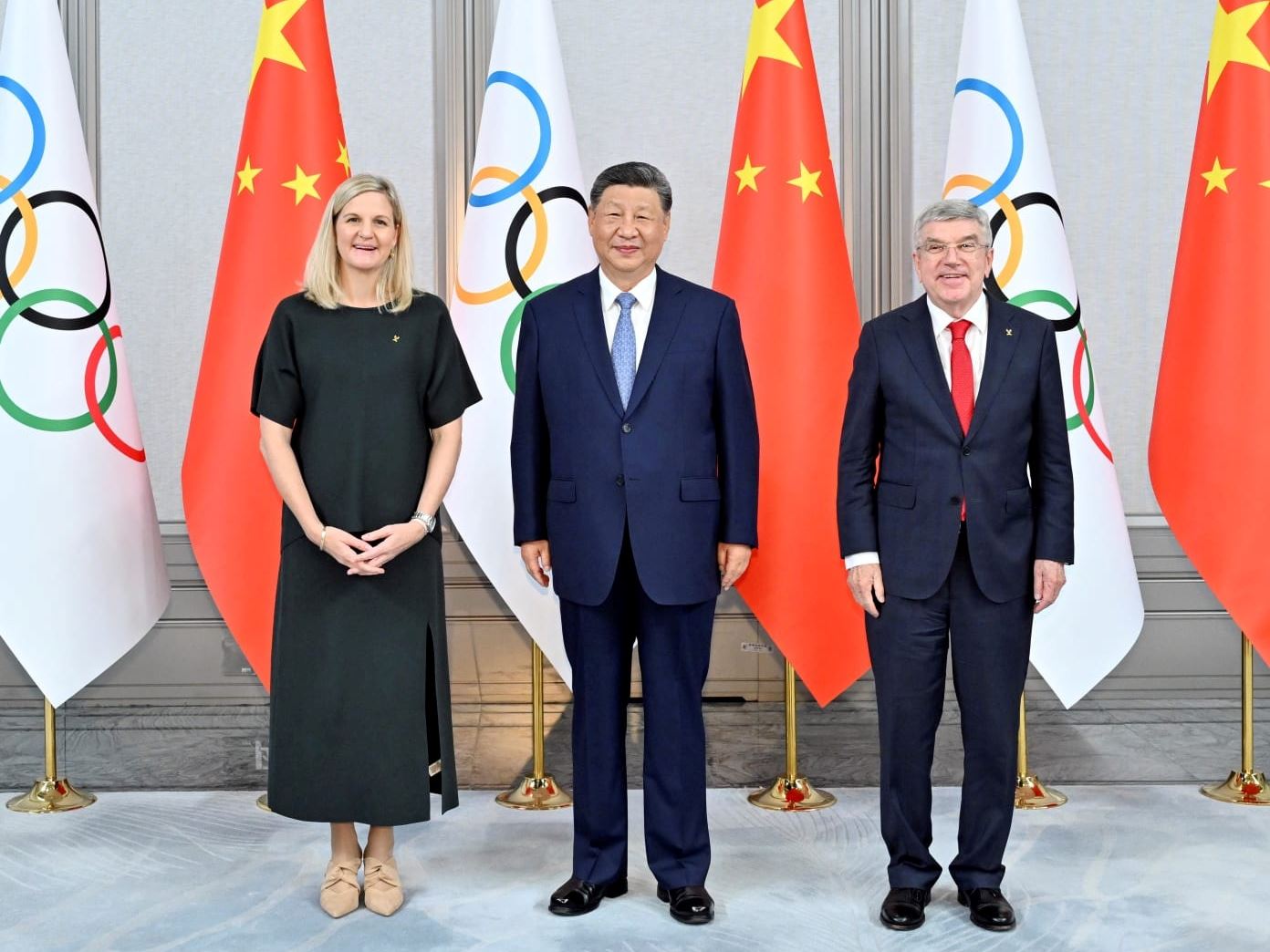 IOC President Coventry welcomed by China s President Xi together they witness spectacular Opening Ceremony for China s