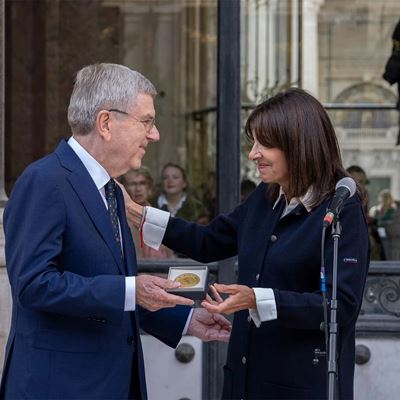 IOC awards Olympic Cup to the people of France at spectacular ceremony on the Champs lys es