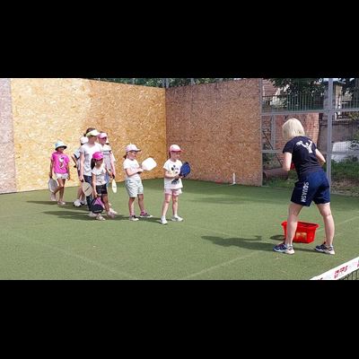 Squash courts as safe havens How Sport Coach supports coaches working with refugees