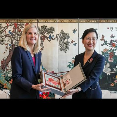 IOC President Coventry welcomed by China s President Xi together they witness spectacular Opening Ceremony for China s