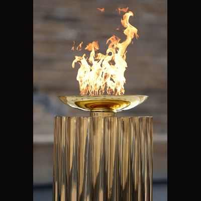 La flamme olympique a t remise Ath nes et entame son voyage vers l Italie en vue des Jeux de Milano Cortina 2026