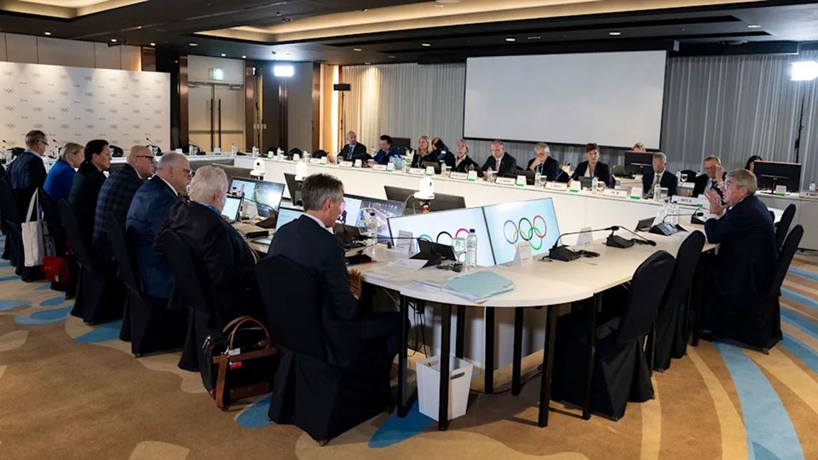 IOC EB approves one change of nationality and Guidelines on Athlete