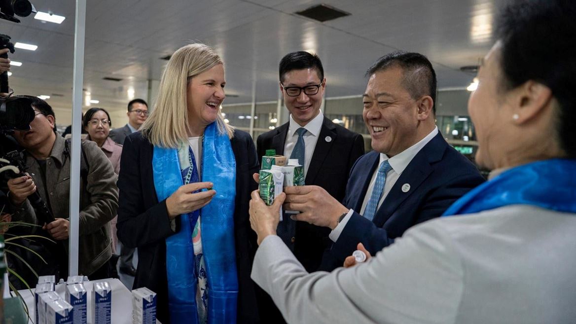 IOC President Coventry dives deep into the company cultures of three Chinese Worldwide Olympic Partners during her China