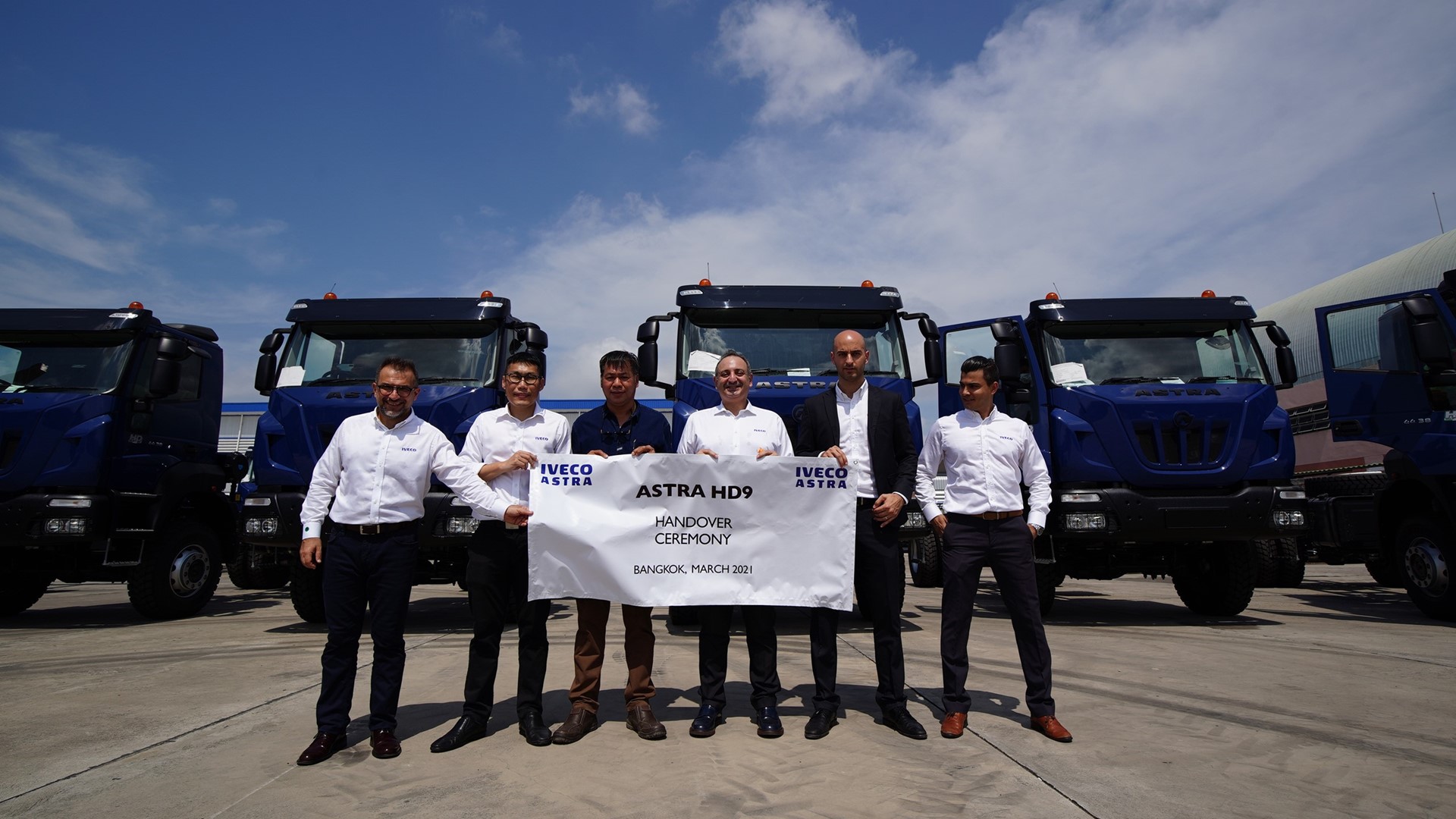 IVECO ASTRA delivers 15 HD9 Drilling trucks to D.M.I. in Thailand