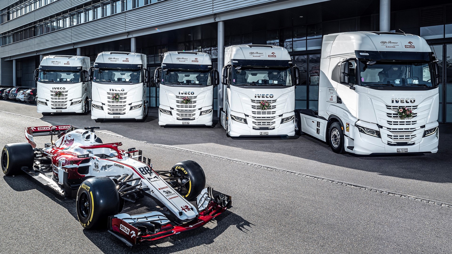 Los camiones IVECO se incorporan a la flota del equipo Alfa Romeo Racing ORLEN
