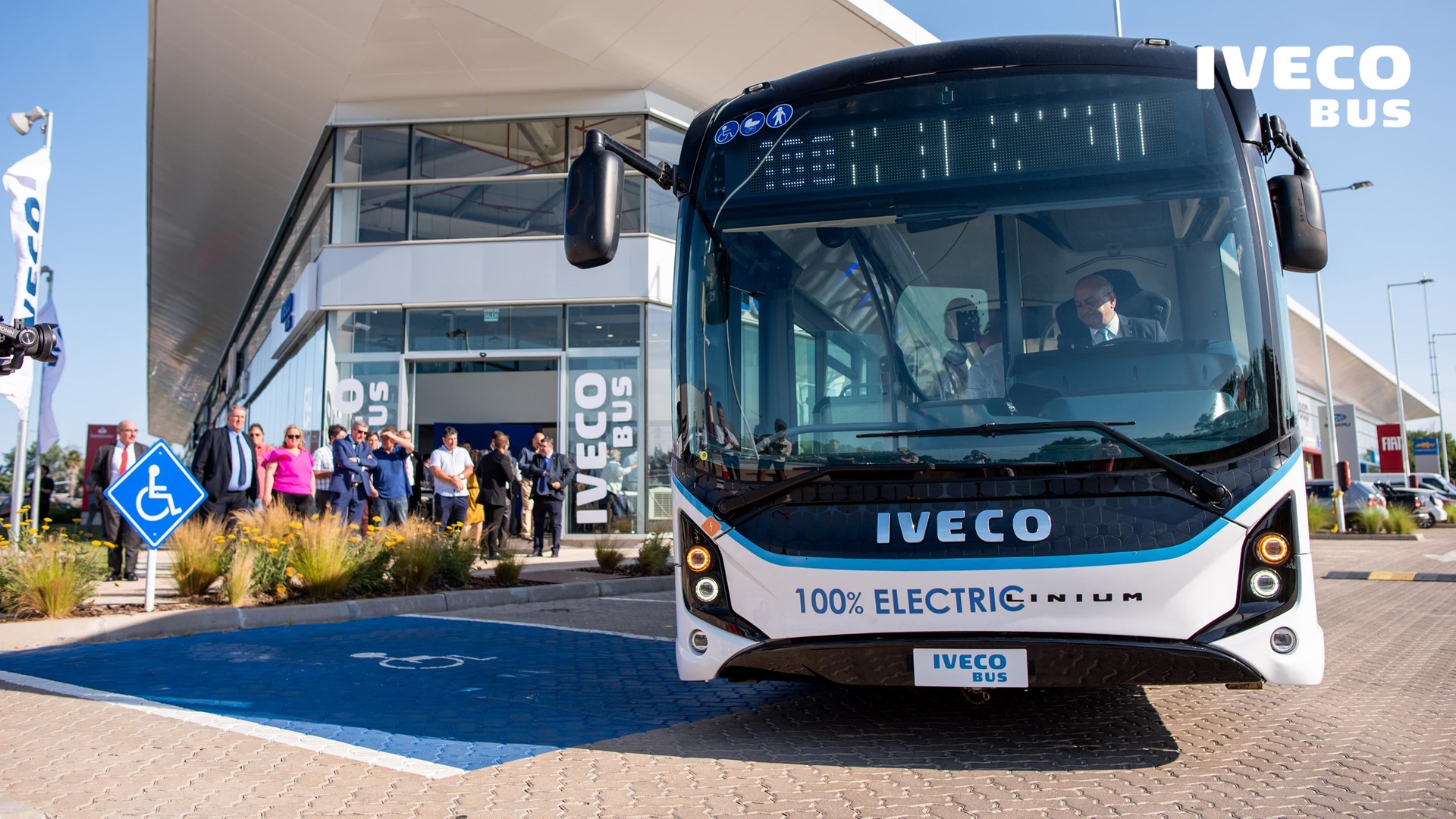 IVECO BUS presents its new sustainable mobility solutions for passenger transport in Uruguay
