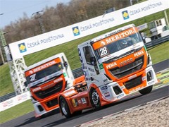 Team Schwabentruck, powered by Iveco and competing in the FIA 2016 European Truck Race Championship, is to feature the “OK Trucks” brand on its new livery – a brand dedicated to sales and marketing of pre-owned vehicles certified by Iveco
