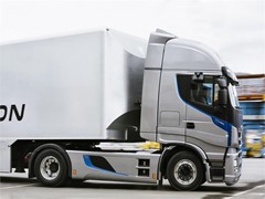 Iveco to fit new Michelin X® LINE™ Energy™ fuel-saving tyres as standard on next-generation Stralis XP