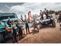 依维柯在2018年非洲环保拉力赛卡车组所向披靡，PETRONAS De Rooy 依维柯车队队长Gerard De Rooy夺得冠军