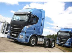 IVECO launches first pure gas powered 6x2 tractor unit for 44-tonne operation