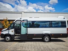 IVECO expands Daily minibus range with new 22 seat option