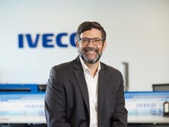 IVECO continúa su crecimiento en la región: desde Argentina, se exportarán 26 vehículos para un importante cliente en Uruguay