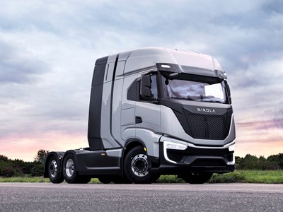 IVECO_eDAILY_FCEV_Prototype_Engineered_by_Iveco_Group_Powered_by_Hyundai