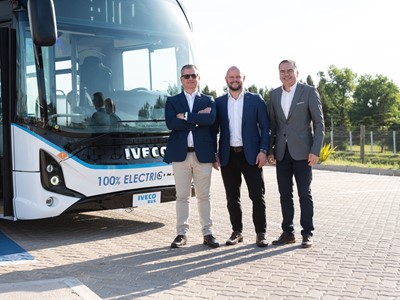 IVECO BUS presenta junto a Santa Rosa, nuevas soluciones de movilidad sostenible para el transporte de pasajeros