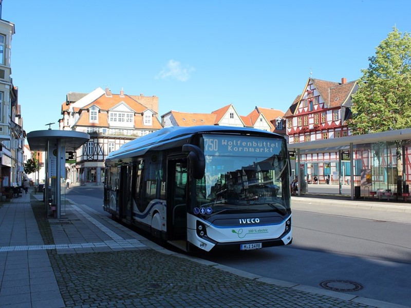 IVECO BUS, sua parceira para o transporte sustentável de passageiros, está no IAA 2022
