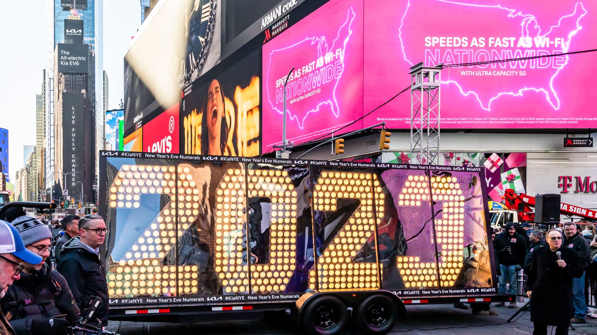 Kia America Delivers 2023 Numerals to Times Square