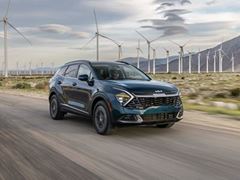 2025 Kia Sportage Hybrid Named Among List of Cars.com’s Best Hybrids for the Money