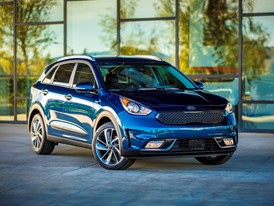 Kia Niro wins Green Car Journal's 2018 Green SUV of the Year™