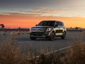 Kia Telluride picks up award at annual Northwest Automotive Press Association’s “Mudfest”
