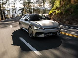 Kia EV6 awarded MotorWeek’s 2023 Drivers’ Choice “Best of the Year” and “Best EV” Awards Kia EV6 awarded MotorWeek’s 2023 Drivers’ Choice “Best of the Year” and “Best EV” Awards