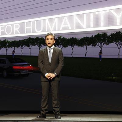 Jaehoon Chang, President and CEO of Hyundai Motor Company, giving remarks at the groundbreaking ceremony