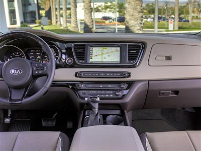 2015 Kia Sedona 12