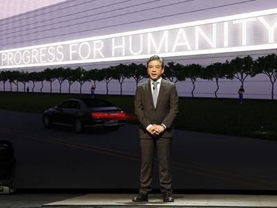 Jaehoon Chang, President and CEO of Hyundai Motor Company, giving remarks at the groundbreaking ceremony