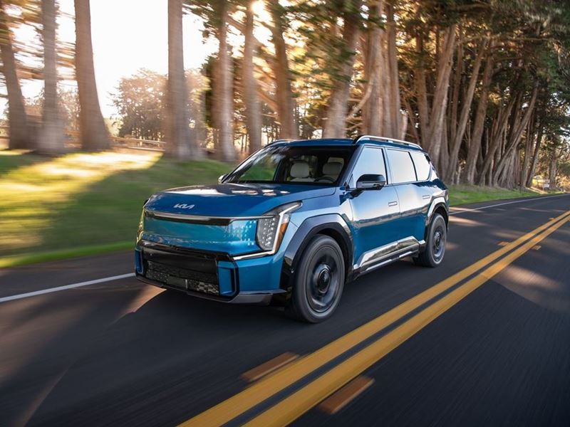 Kia EV9 Named Among List of 2024 Wards 10 Best Interiors & UX Winners