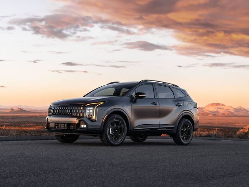 Kia America announced pricing on the refreshed 2026 Sportage PHEV