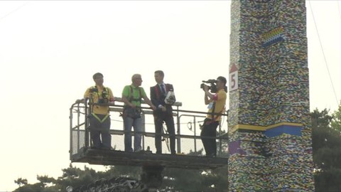 Crown-Prince-of-Denmark-lays-the-last-brick-on-the-Largest-LEGO-tower-in-the-world