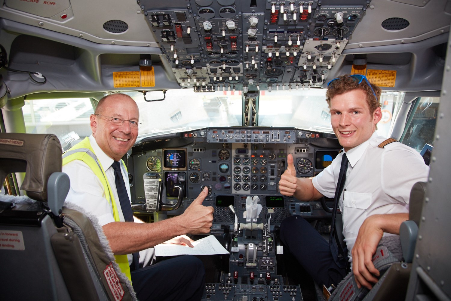 Captain Ulrich Pade and First Officer Rafael Gabel in the cockpit