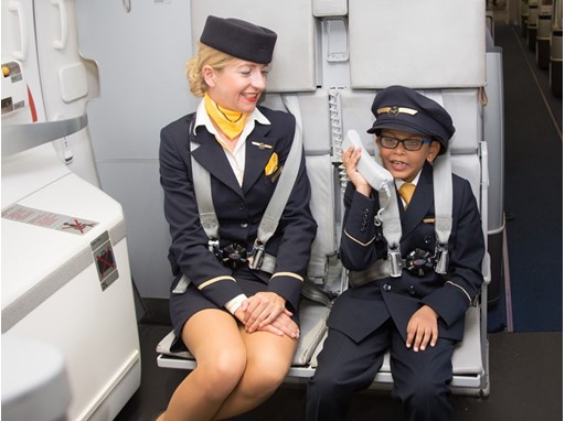 Lufthansa Group Newsroom Indian Boy Makes Lufthansa S First In