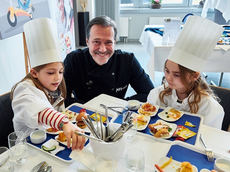 Î‘Ï€Î¿Ï„Î­Î»ÎµÏƒÎ¼Î± ÎµÎ¹ÎºÏŒÎ½Î±Ï‚ Î³Î¹Î± Lufthansa creates new menus for children