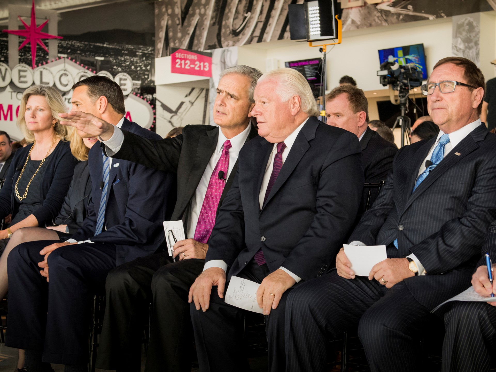 Chuck Bowling, Roger Dow