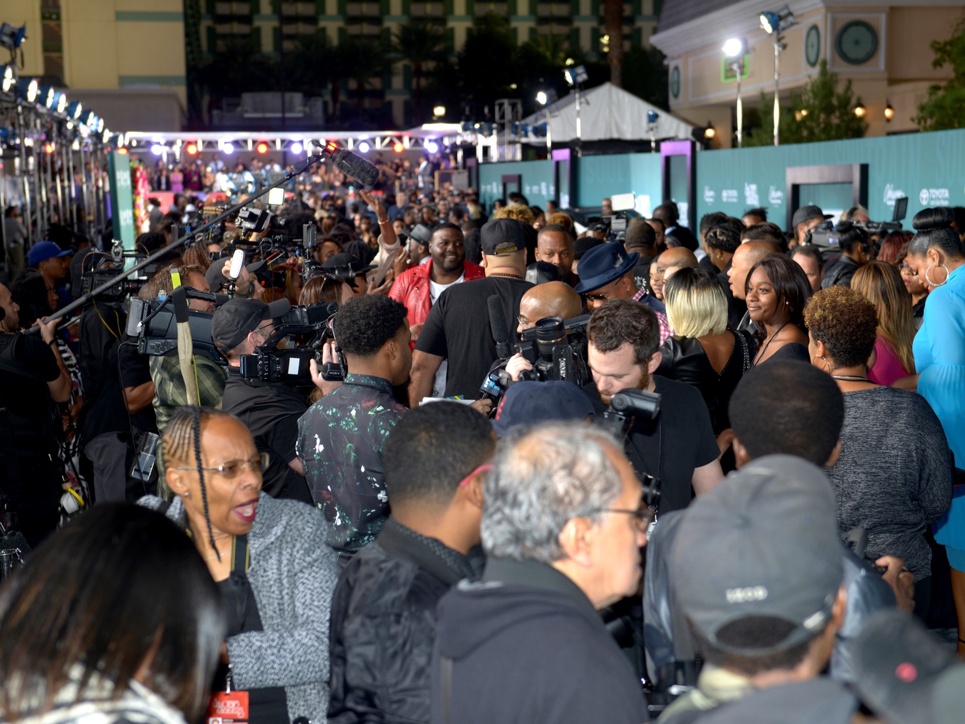 2017 Soul Train Awards red carpet