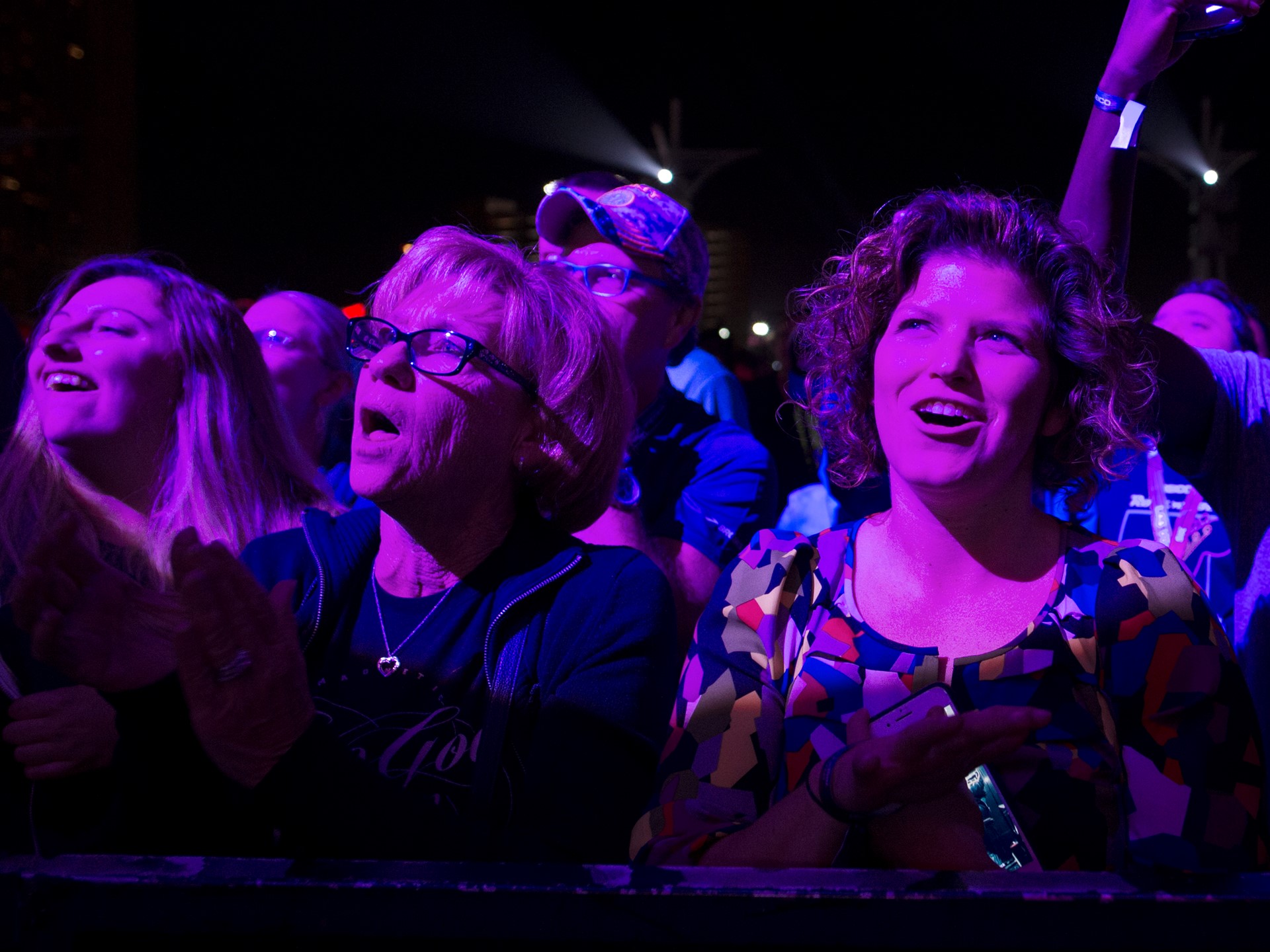 Fans sing along as the Goo Goo Dolls perform