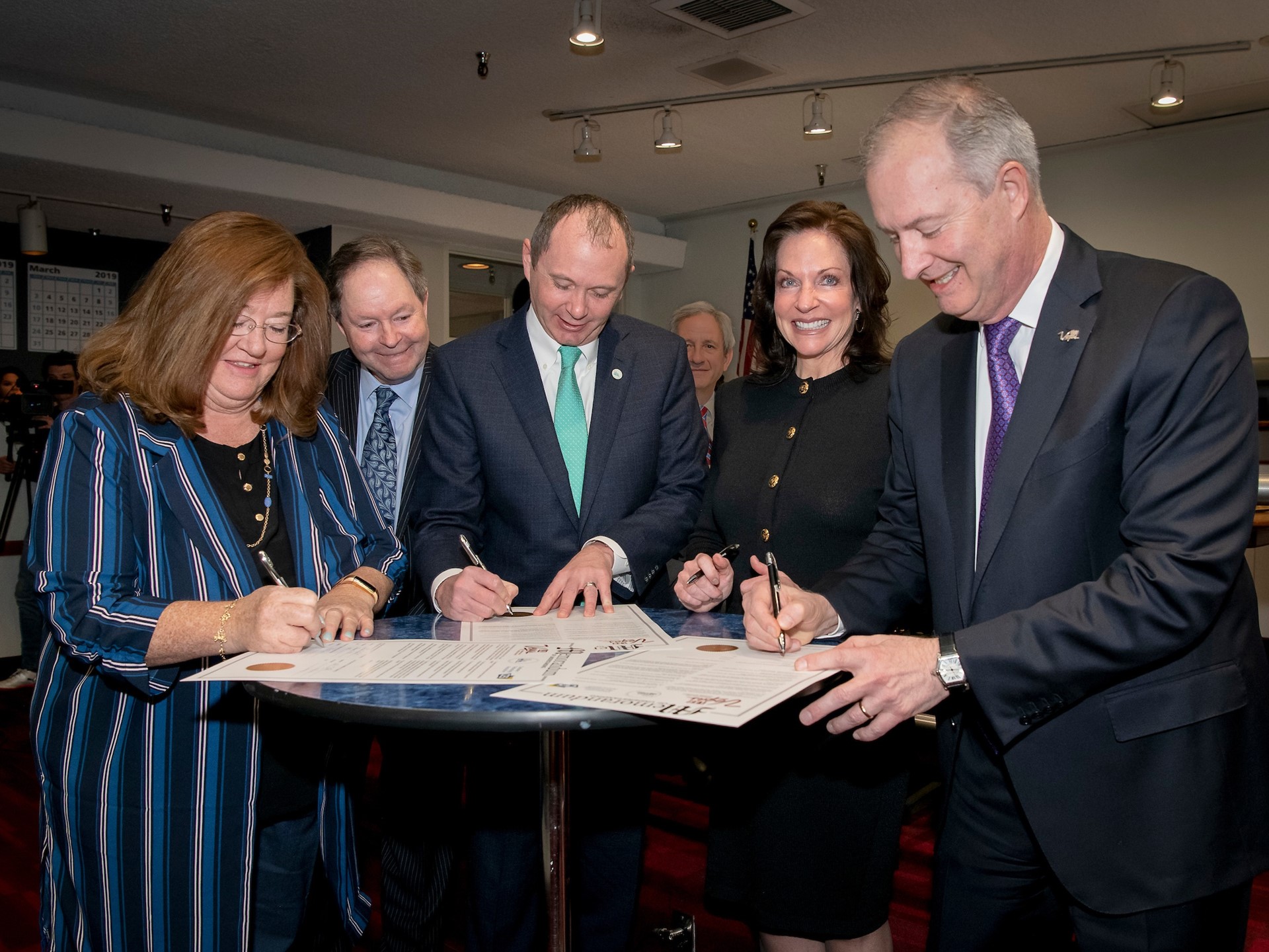 World Trade Center Las Vegas and Las Vegas Metro Chamber of Commerce Sign MOU agreement