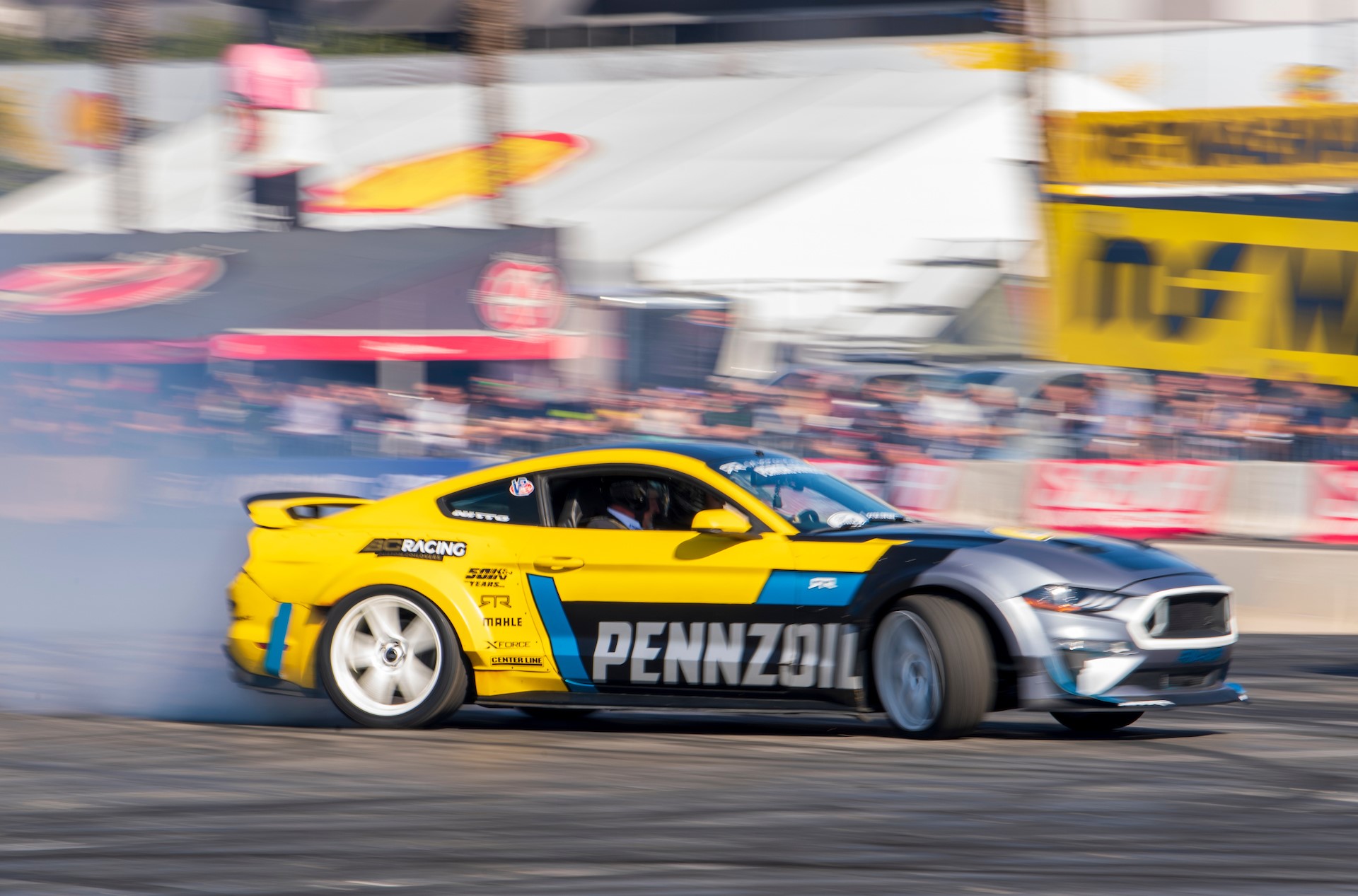 A Shelby Ford GT 350
