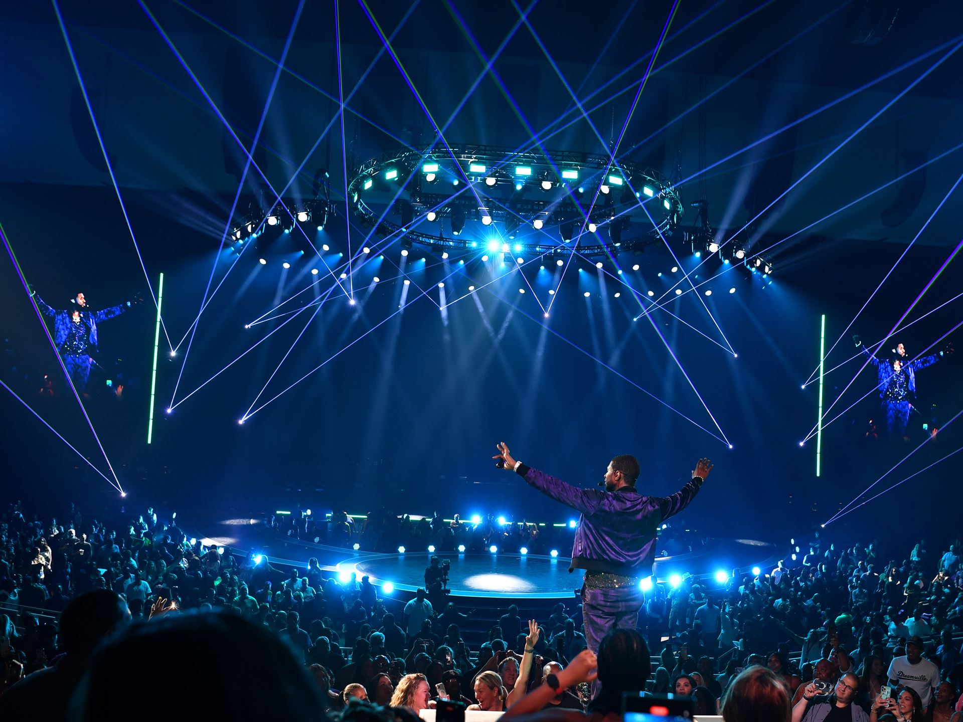 Usher Dolby Live Park MGM