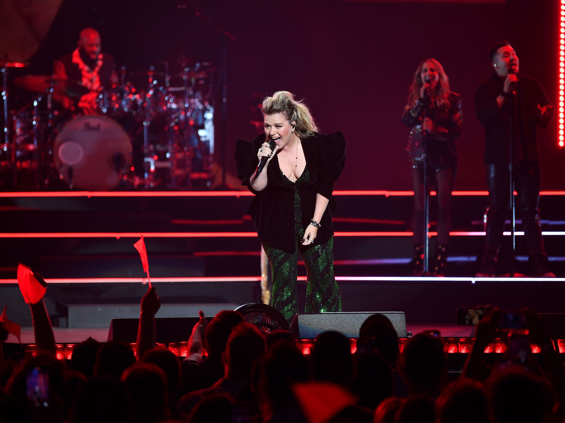 Chemistry_Kelly Clarkson at Hollywood_credit Denise Truscello