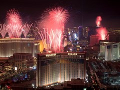 Las Vegas Welcomes 2017 with Fireworks Extravaganza
