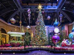 Las Vegas Spreads Holiday Cheer with Festive Décor and Exciting Events