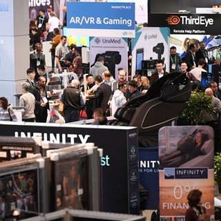 Crowds fill the south hall during the Consumer Electronics Show