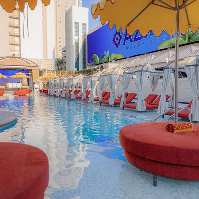 New York - New York Hotel & Casino Las Vegas - Pool season is still  thriving in #Vegas 😎 Make the most of the sunshine with a lounge chair,  daybed or cabana