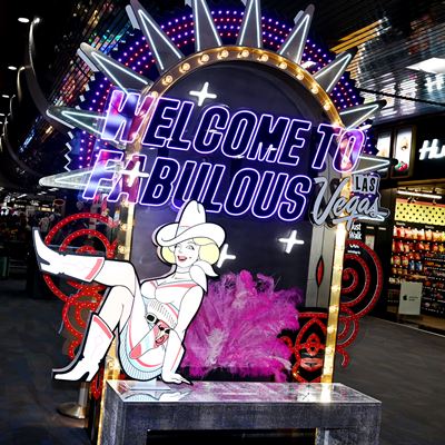 Fabulous Pickups Photo Bench
