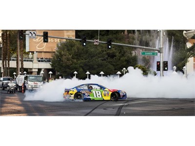 Las Vegan Kyle Busch spins out in his #18 M&M's Caramel Toyota Camry