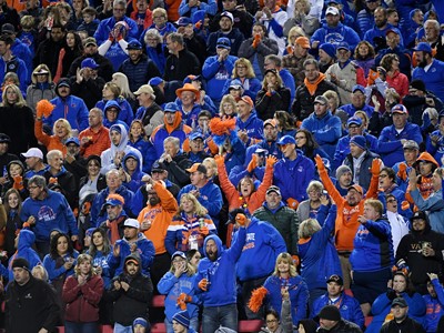 Boise State Broncos fans cheer