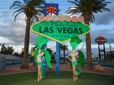 "Welcome to Fabulous Las Vegas" Sign Goes Green for St. Patrick's Day